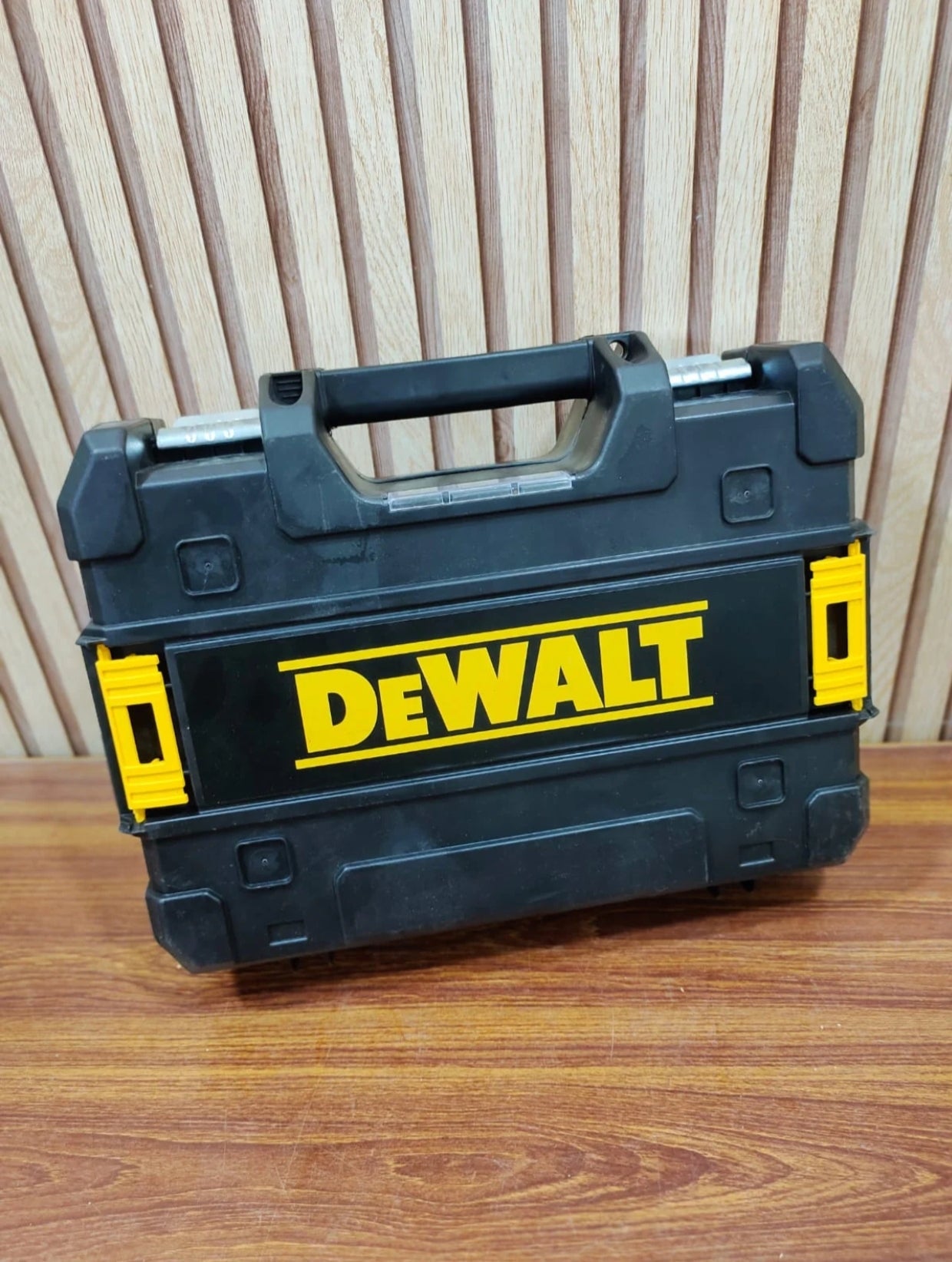 Original Dewalt 4 in 1 drill machine set