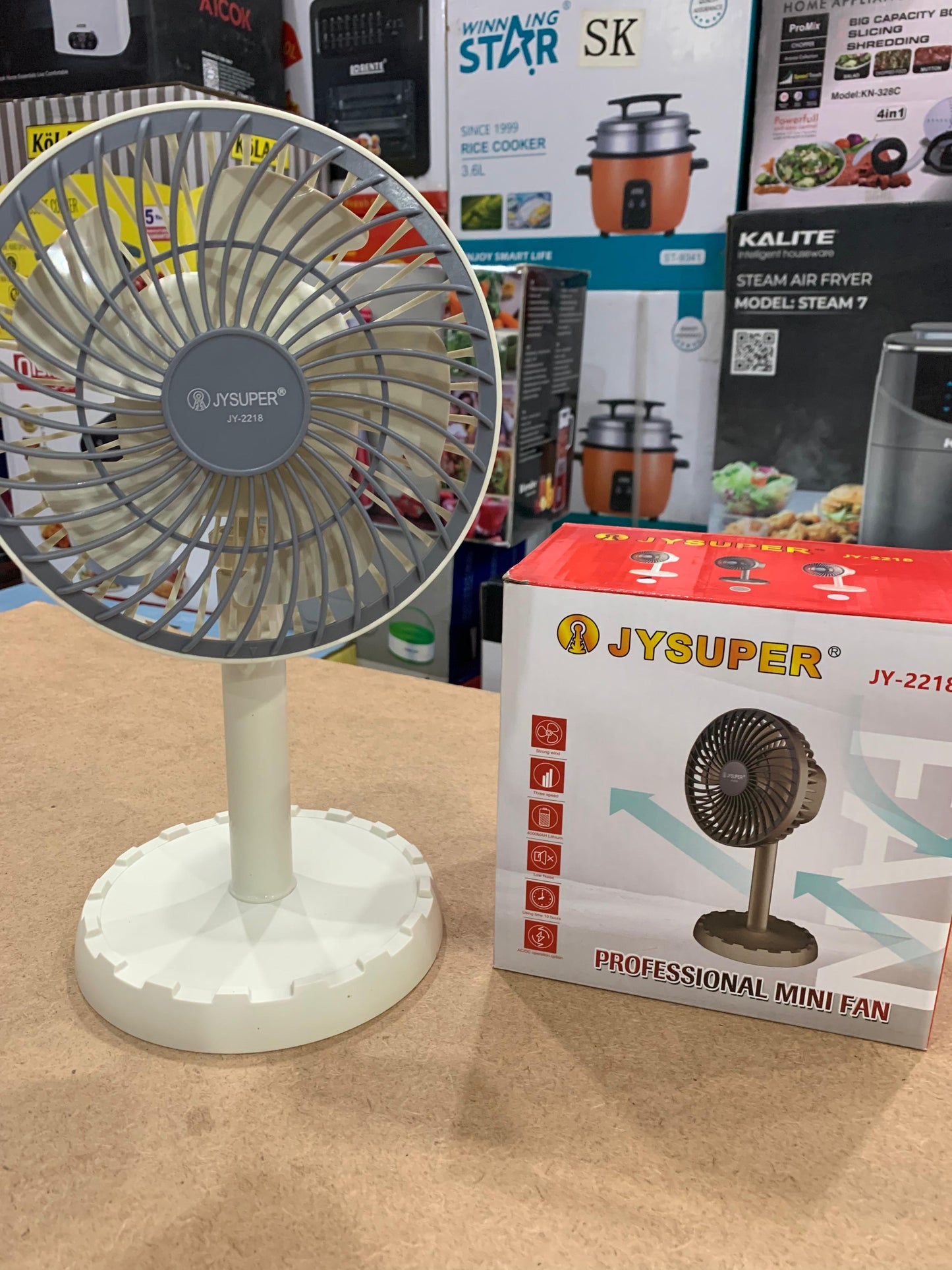 Rechargeable mini fan