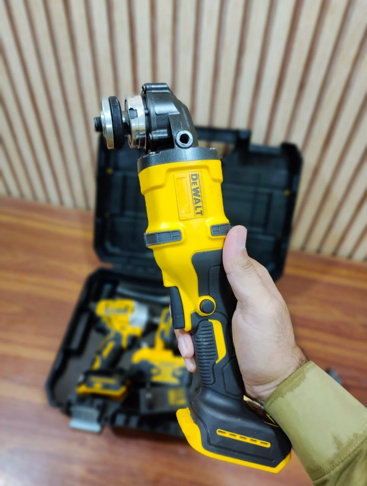 Original Dewalt 4 in 1 drill machine set