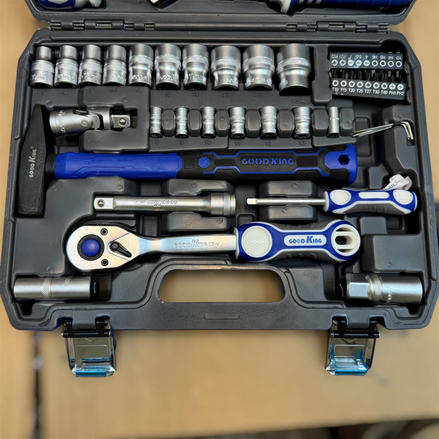 Russia GOOD KING Commercial 61 pcs tool bo