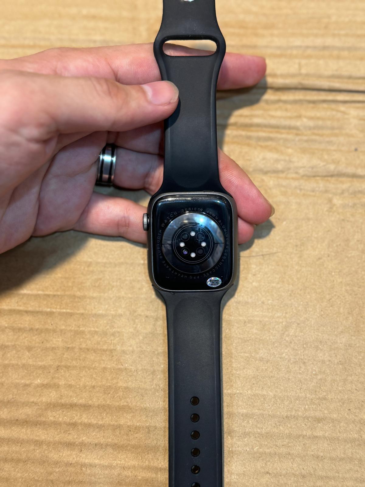 Apple smart watch series 8
