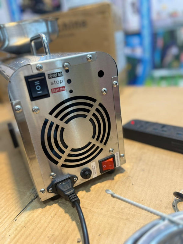 Oil press Machine Digital Model For commercial use. 1000 watt