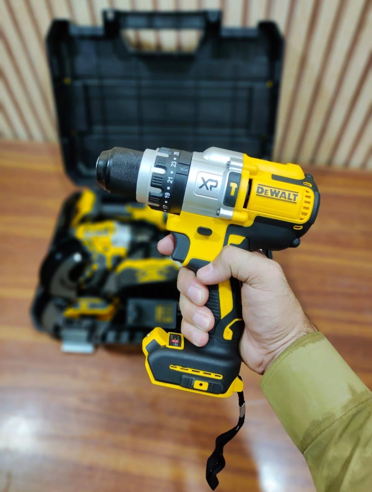 Original Dewalt 4 in 1 drill machine set
