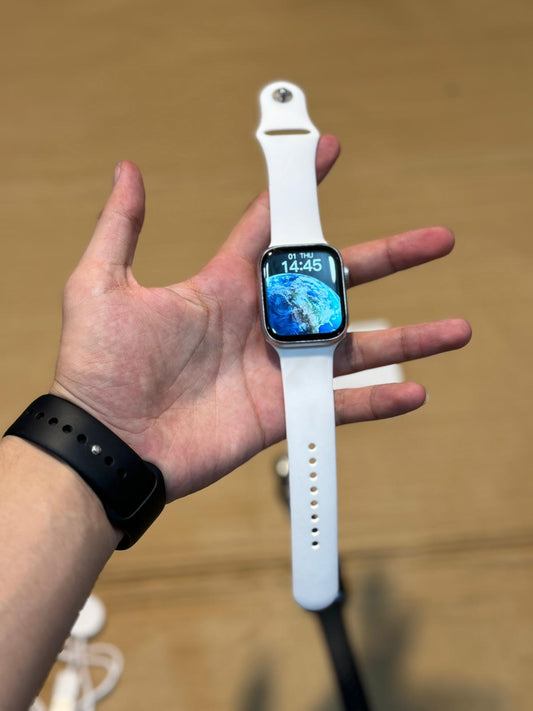 Apple smart watch series 8