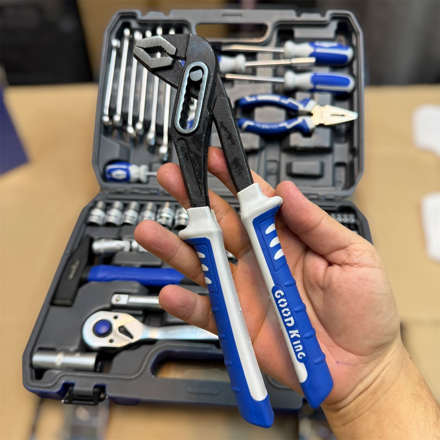 Russia GOOD KING Commercial 61 pcs tool bo